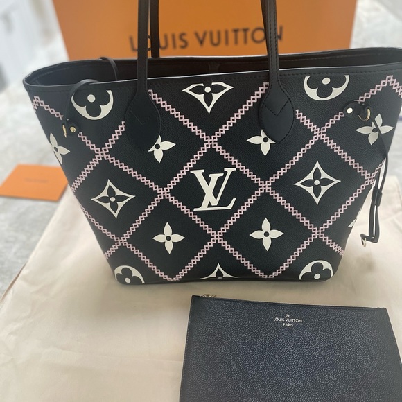 Louis Vuitton NeverFull MM - Picture 9 of 16